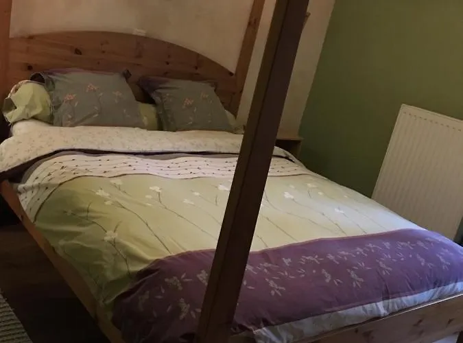 L'emiline לינה וארוחת בוקר Gouvy