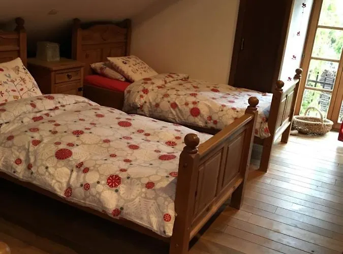 לינה וארוחת בוקר L'emiline